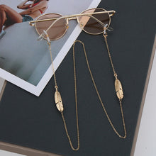 Load image into Gallery viewer, 1PCs Women Fashion Pearls Sunglasses Chains Gold Eyeglasses Chains Sunglasses Holder Necklace Eyewear Retainer Accessories