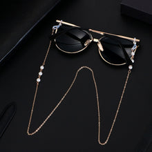 Load image into Gallery viewer, 1PCs Women Fashion Pearls Sunglasses Chains Gold Eyeglasses Chains Sunglasses Holder Necklace Eyewear Retainer Accessories