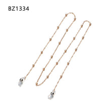 Load image into Gallery viewer, 1PCs Women Fashion Pearls Sunglasses Chains Gold Eyeglasses Chains Sunglasses Holder Necklace Eyewear Retainer Accessories